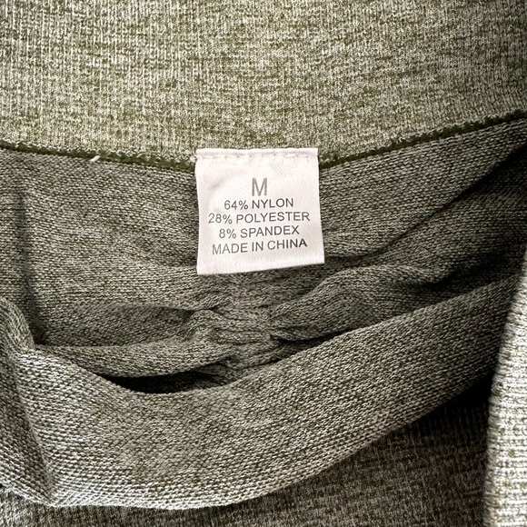 Curves n Combatboots seamless laser cut booty scrunch ombré leggings - Picture 2 of 3